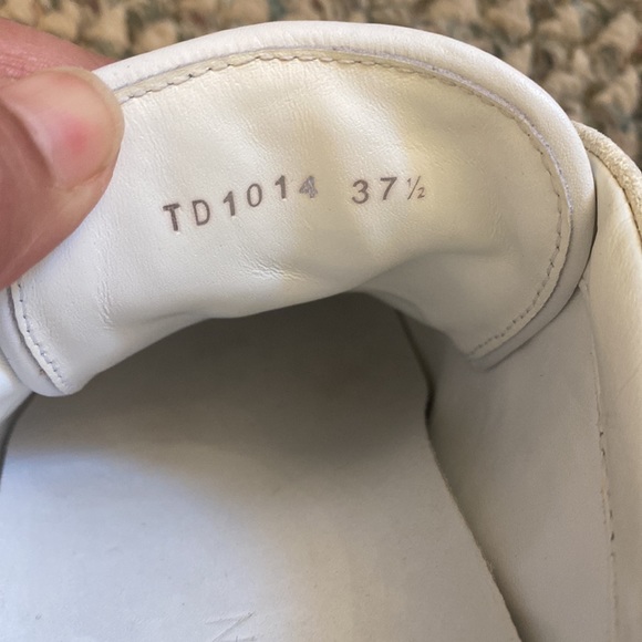 Aunthentic LV sneakers in good used condition. - Picture 5 of 7